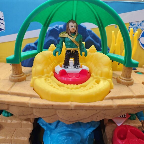 DC Super Friends Aquaman Playset - Picture 2 of 5